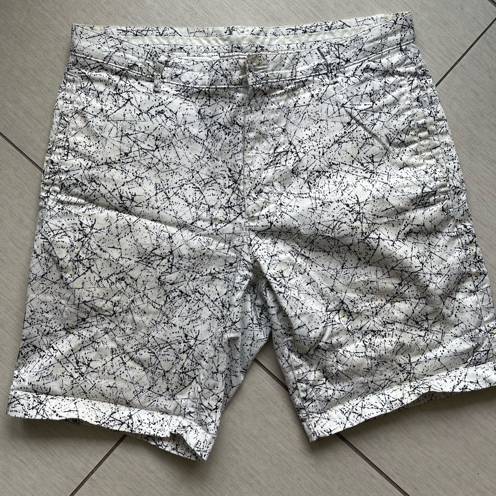 Calvin Klein Shorts 30